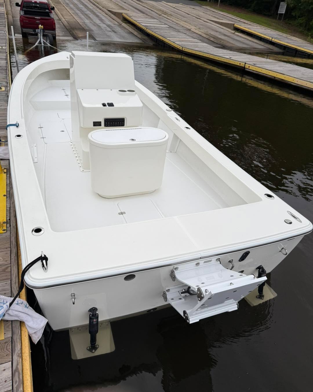 Want a classic-looking, shallow-drafting, blank slate to build your fishing dreams on? This one is for sale. #atlasboatworks #centerconsole #fishingboat #boatbuilding #tarpon #snook #bayboat #flyfishing #fishing #redfish #saltwaterfishing #saltwater #tightlines #fishingpicoftheday #instafishing #largemouth #tuna #sportfishing #customhulls #saltlife #shark #fishflorida #fishingboat #redfish #captainsforcleanwater #hunting #skiff