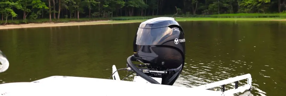 Stern view of the Atlas Boatworks 23F bay boat