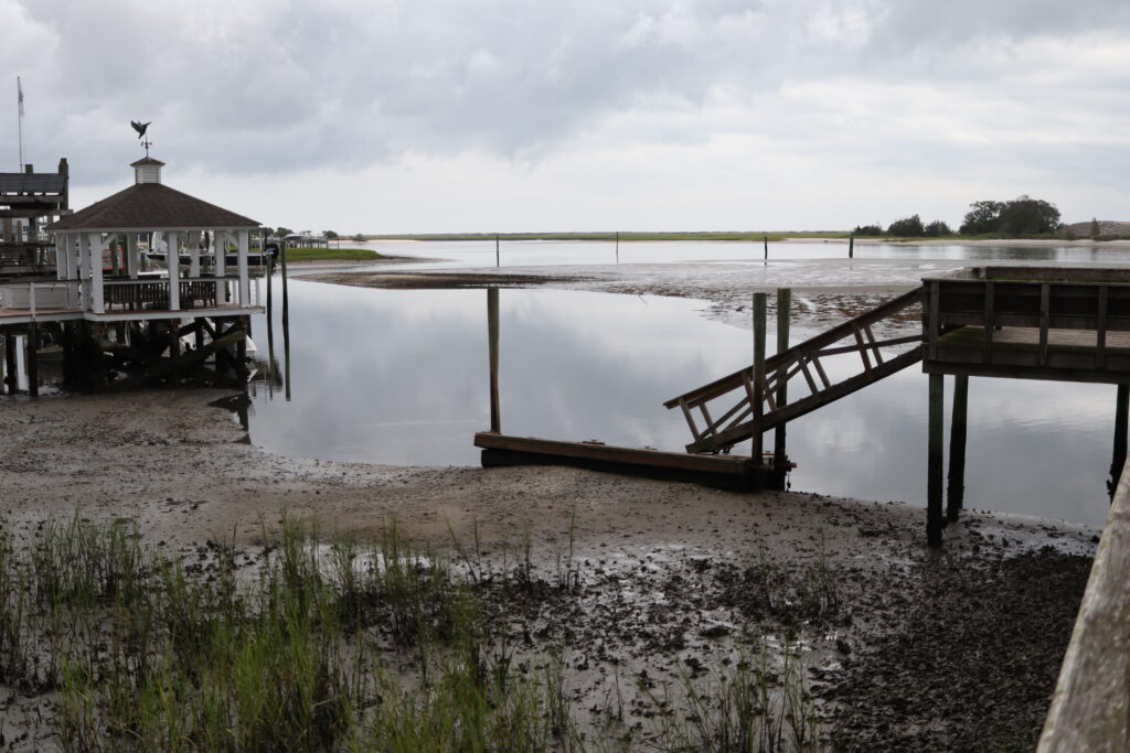 Trails end boat ramp basin